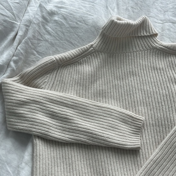 Jenni Kayne Cashmere Turtleneck - Picture 5 of 14